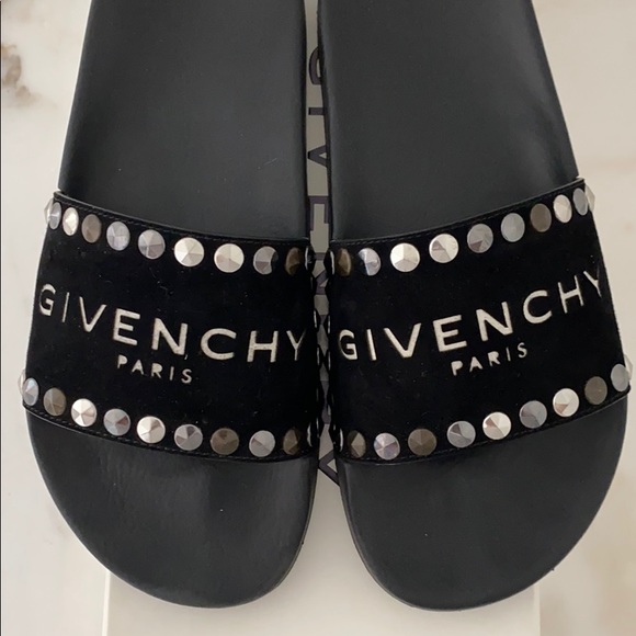 GIVENCHY slides - Picture 3 of 5